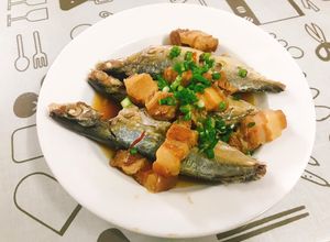 Hình của món Cá bạc má kho.
