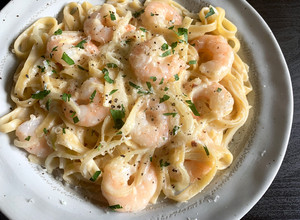 A picture of Creamy Garlic Chilli Prawn Pasta.