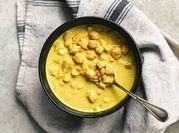 Una foto de receta vegana con leche de almendras