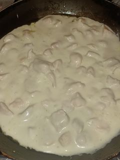 Una foto de Tacos de Pechuga con salsa roquefort🍗🐔