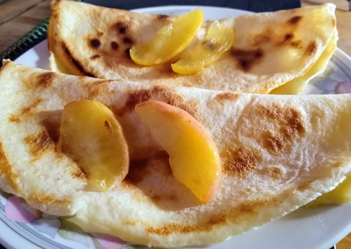 Crepes con manzana caramelizada