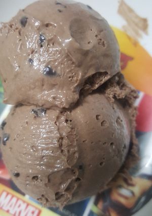 A picture of Chocolate Icecream.