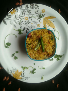 इंदौरी पोहा (Indori poha recipe in hindi) रेसिपी मुख्य फोटो