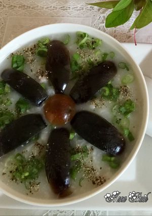Hình của món Cháo trứng hột vịt bắc thảo thịt nạc xay !.