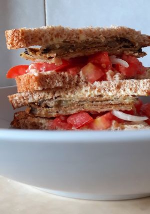 Una foto de Sanguches de milanesa de berenjena