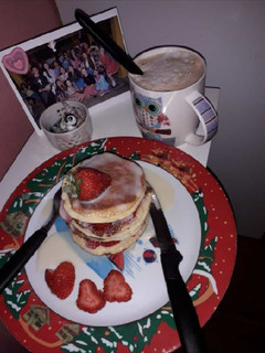 Una foto de Hotcakes saludables de banana y avena 🥞