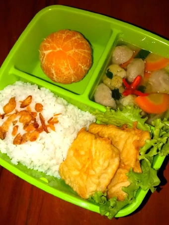 Langkah Gampang Menyiapkan Resep Bekal sehat (sup bakso, tahu tempe kemul, jeruk manis) yang  Bikin Ketagihan Anti Ribet, Uenak Banget