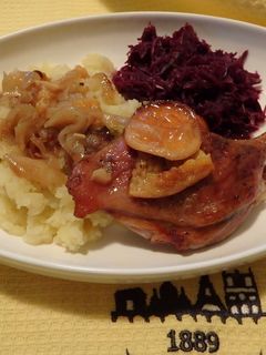 Omlós sült kacsacomb hagymaágyon Klementinnel recept fotója