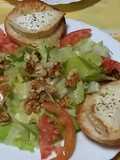 Ensalada de queso de cabra