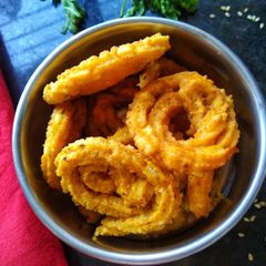 A picture of Leftover rice chakli.