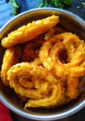 A picture of Leftover rice chakli.
