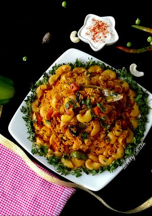 A picture of Schezwan pasta pulao.