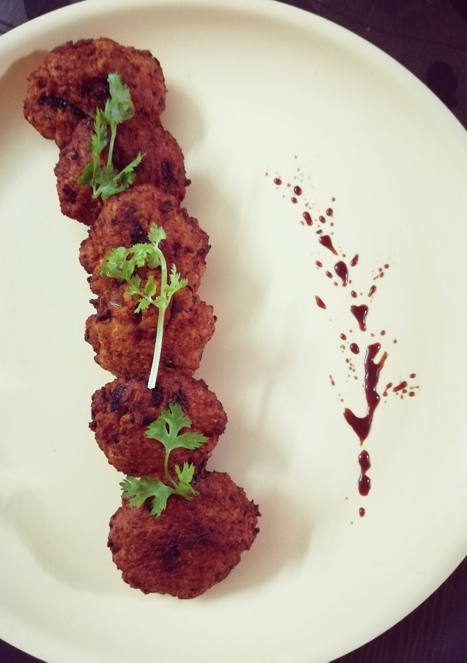 A picture of Dal vada(mixed dal).