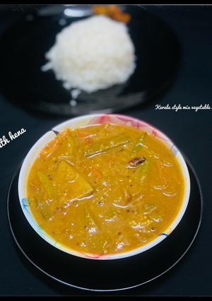 A picture of Kerala style Mix veg sambar.