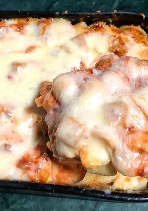 A picture of Shell Cheesy baked pasta.