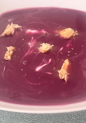 Lila édesburgonya krémleves recept fotója
