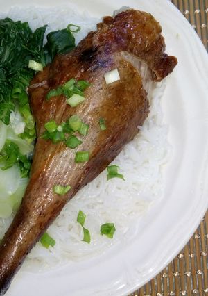 燒鵝髀湯米粉 的食譜成品照片