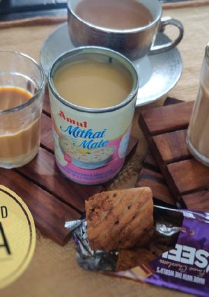 મિલ્કમેડ ટી (Milkmaid Tea Recipe In Gujarati) રેસીપી મુખ્ય ફોટો