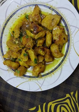 A picture of Zafrani chicken.