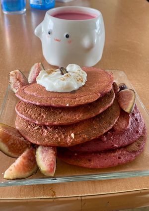 Una foto de “Betabel velvet pancakes”