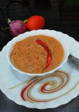 A picture of Tamarind & onion chutney.