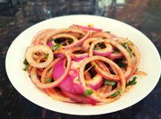 A picture of pyaz onions