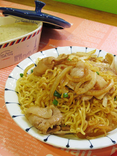 【味王泡麵創意秀】薑汁豬肉炒麵 的食譜成品照片