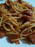 Espaguetis con salchichas