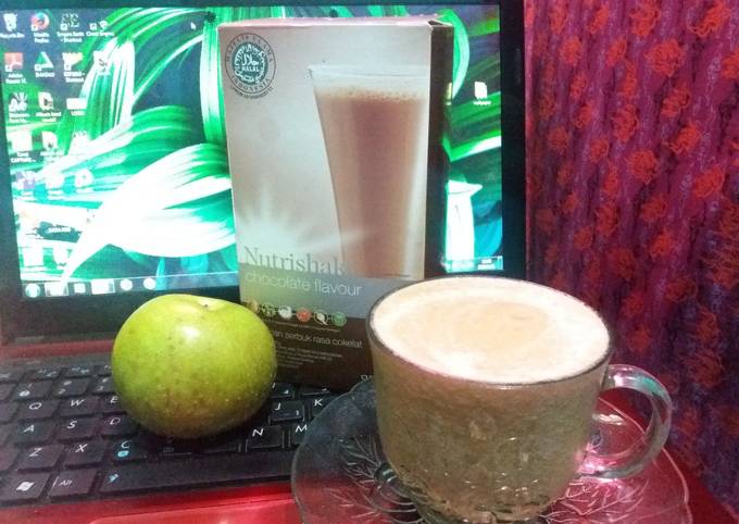 Bagaimana Membuat Smooties Nutrishake coklat + green apple, Lezat Sekali