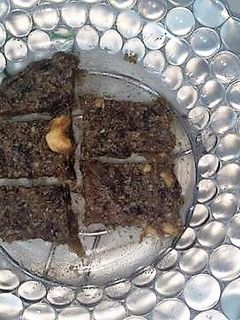 खजूर बर्फी (khajoor bari recipe in marathi) रेसिपी चे मुख्य फोटो