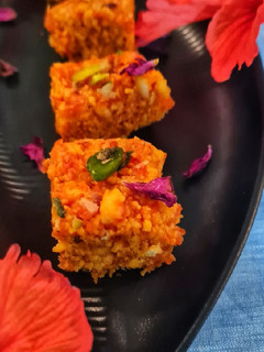 गाजर की बर्फी (gajar ki barfi recipe in Hindi) रेसिपी मुख्य फोटो