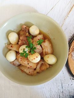 Hình của món Thịt heo kho trứng cút.