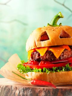Una foto de Terrorífica Hamburguesa de Halloween