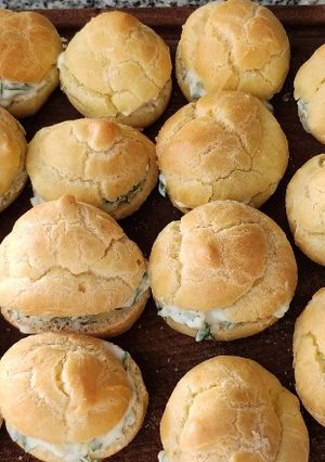 Una foto de Profiteroles rellenos salados