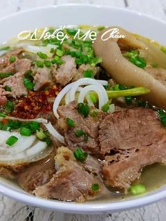 Hình của món Bún bò, giò, tái, nạm.
