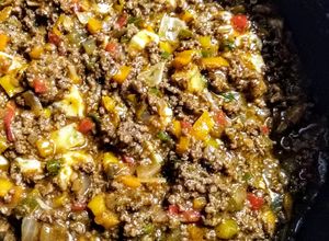 Una foto de CARNE al Pimentón🌶️ para Relleno...!
