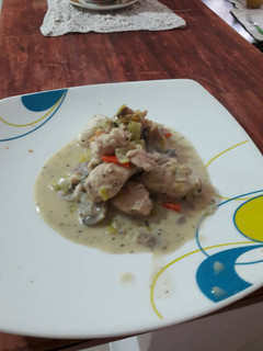 Una foto de Pollo al puerro