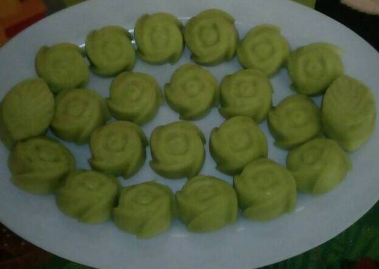 Langkah Mudah untuk Membuat Bolu rose pandan kukus yang Sempurna