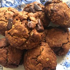 A picture of Oatmeal Chickpea Chocolate Chip Cookies 😎.