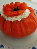 Tomate relleno de cottage