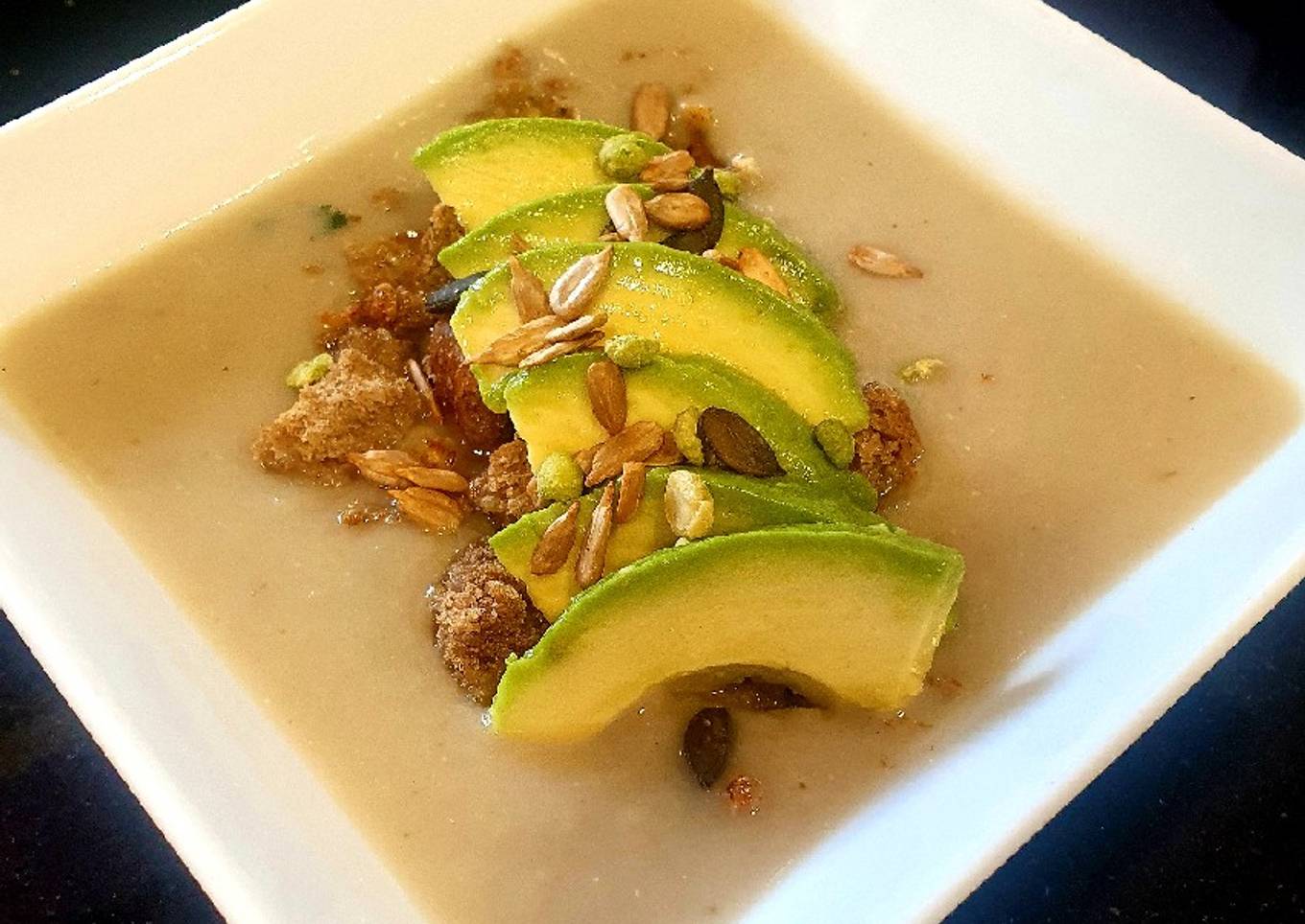 Vichyssoise con croutons al parmesano