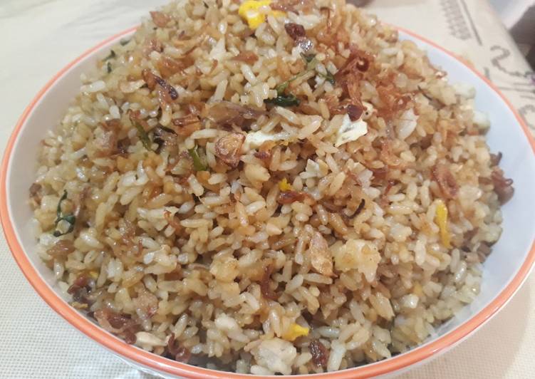 {Cara Memasak Nasi Goreng Daun Kemangi Legit dan Nikmat