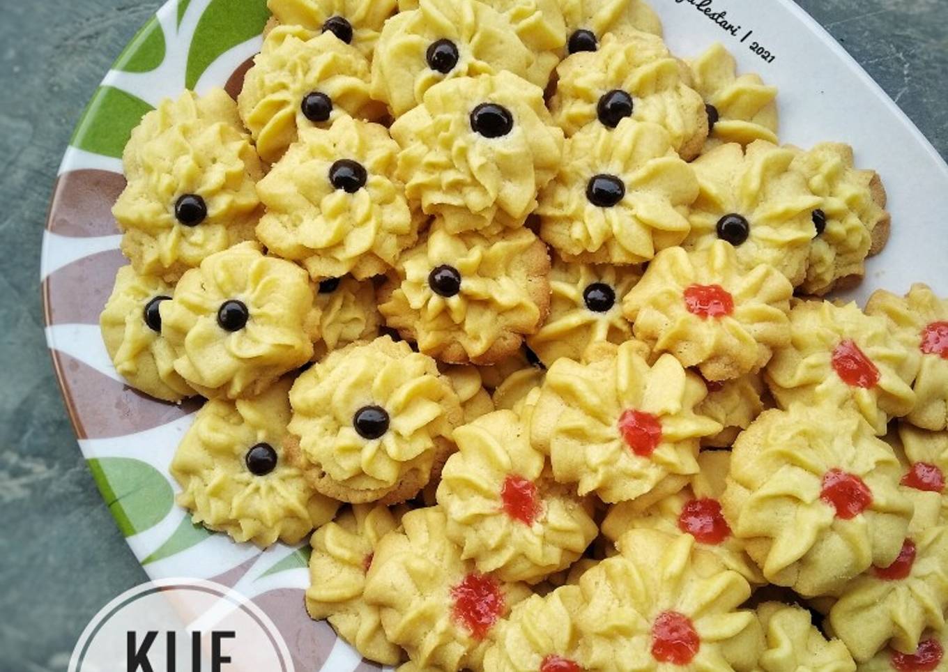 Kue Semprit Mawar