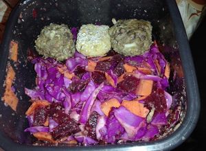 Una foto de Vianda 1 (Vegetariana): albóndigas de lentejas con ensalada♥