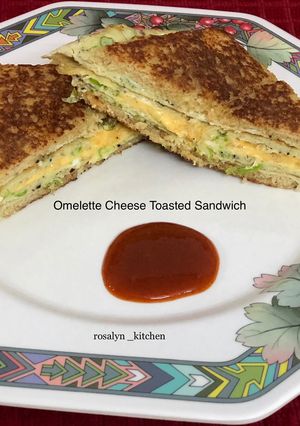 A picture of Omelette Cheese Toasted Sandwich.
