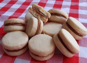 Una foto de Alfajores