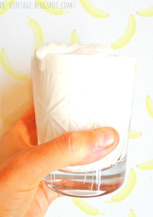 Una foto de Smoothie de banana suuuper cremoso, natural, sano, sin grasa, sin azúcar, sin crema!