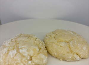 Una foto de Galletitas de limón y azúcar impalpable