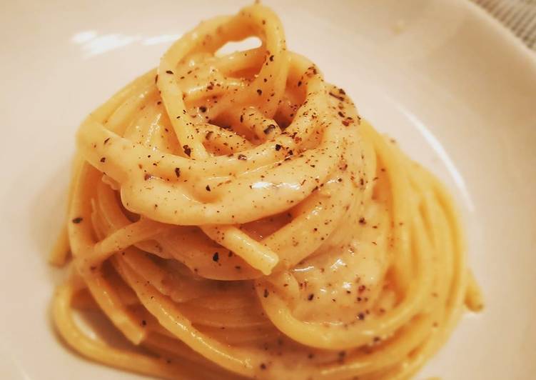 Spaghetti cacio e pepe