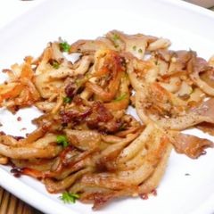 A picture of Simple Sautéed Oyster Mushrooms.